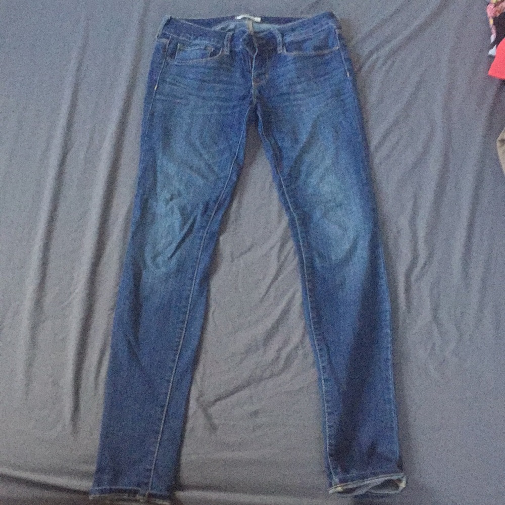 Medium wash skinny jeans